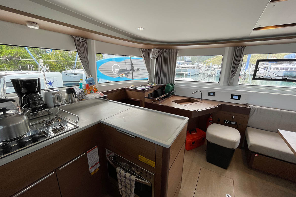 Lagoon 46 - 4 + 2 cab. — photo 13