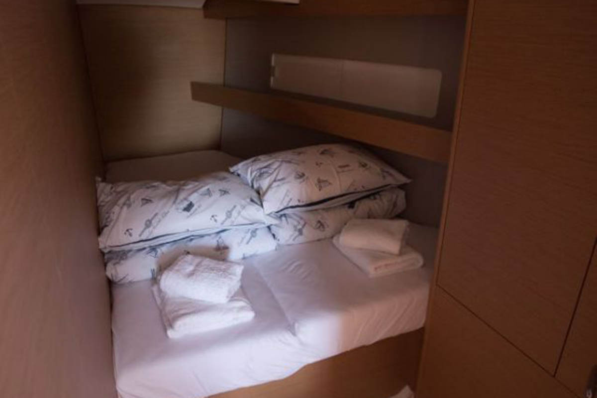 Sun Odyssey 440 - 4 cab. — photo 9
