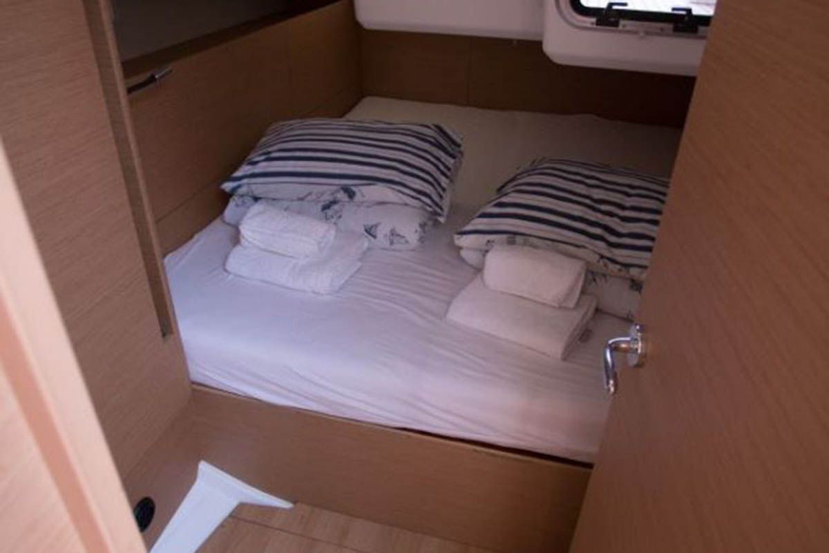 Sun Odyssey 440 - 4 cab. — photo 10