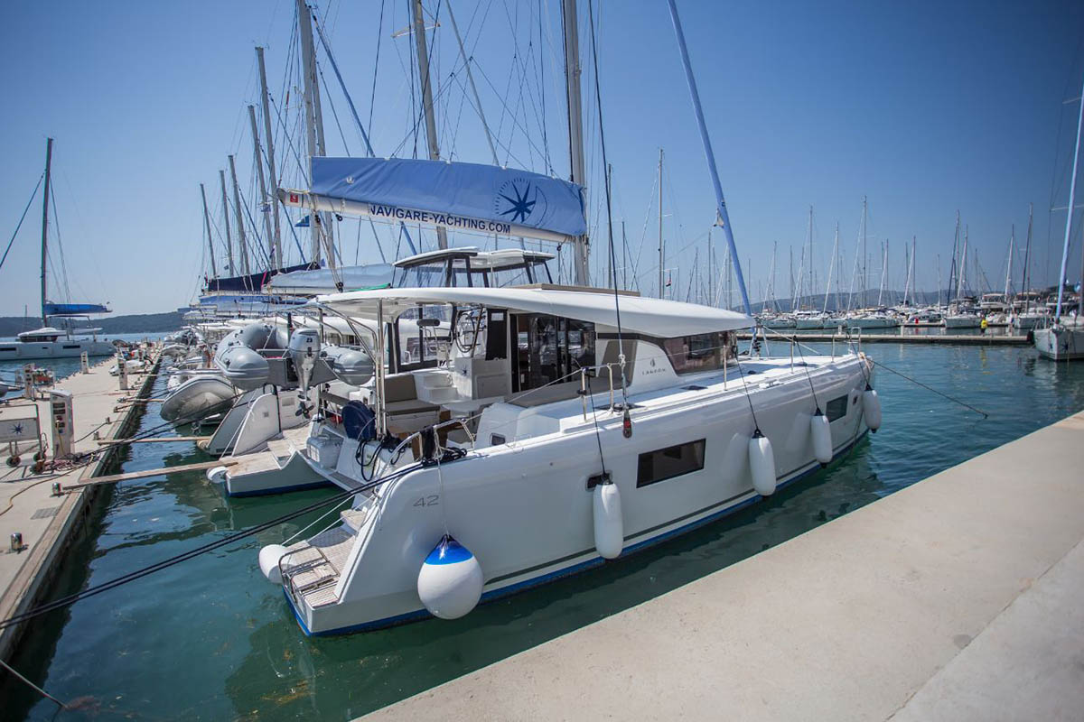 Lagoon 42 - 4 + 2 cab. — photo 1