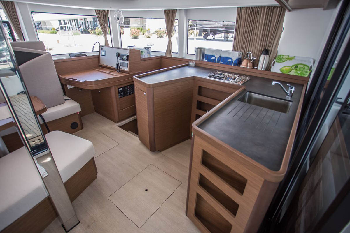 Lagoon 42 - 4 + 2 cab. — photo 9