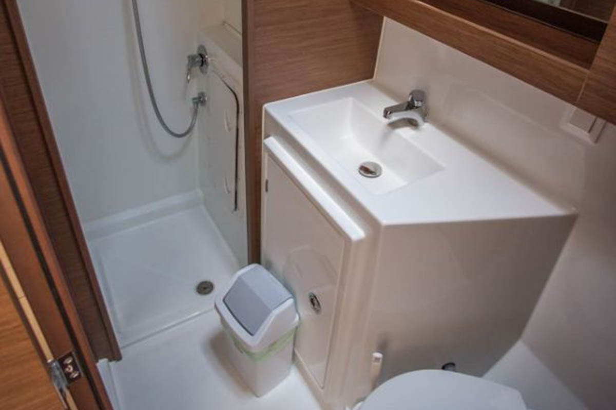 Lagoon 42 - 4 + 2 cab. — photo 17