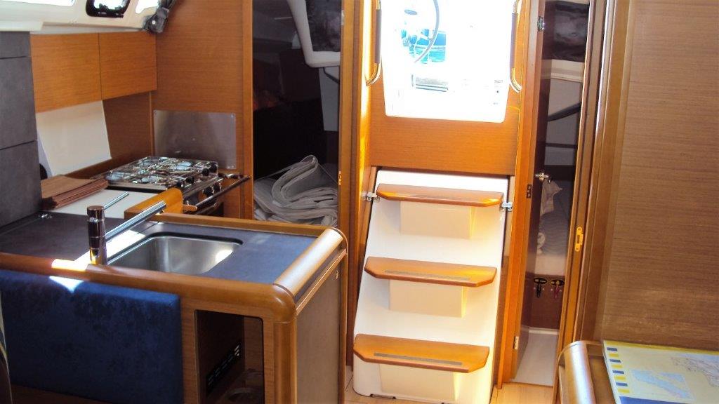 Sun Odyssey 349 - 3 cab. — photo 9