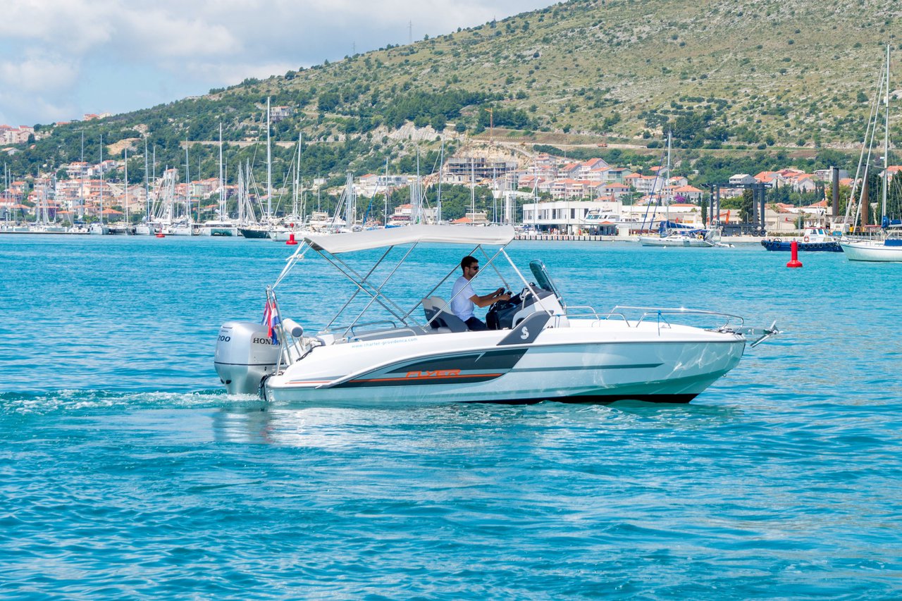 Beneteau Flyer 6.6 SpaceDeck — photo 1