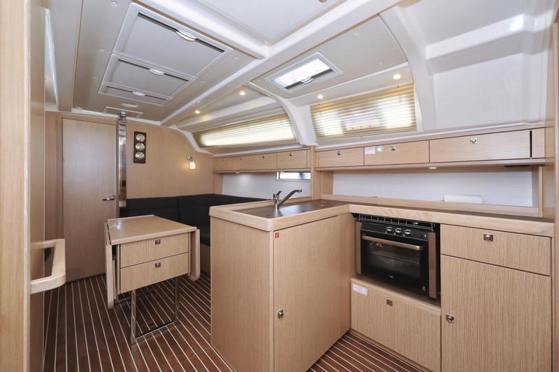 Bavaria Cruiser 37 - 3 cab. — photo 8