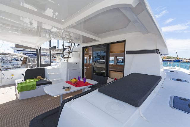 Lagoon 42 - 4 + 2 cab. — photo 22