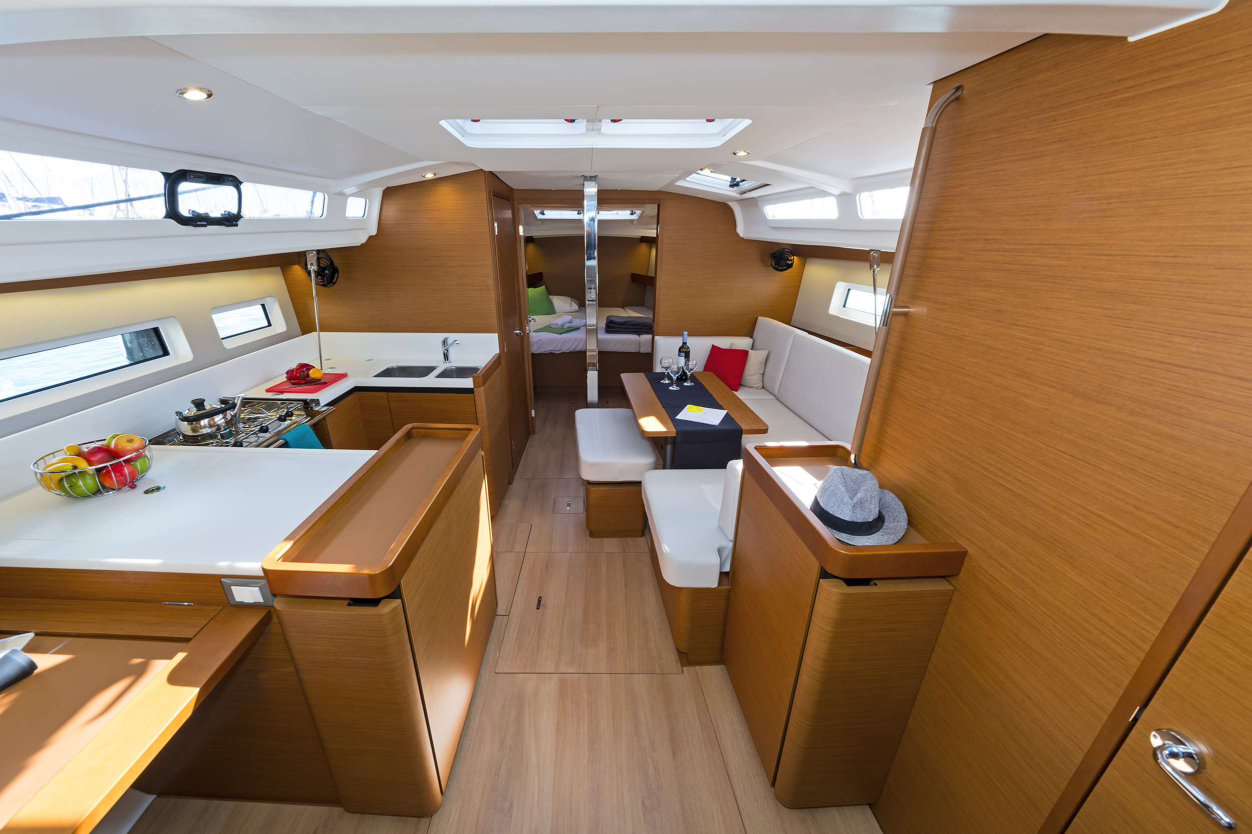 Sun Odyssey 440 - 4 cab. — photo 4