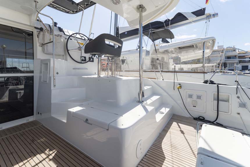 Lagoon 40 - 4 + 2 cab — photo 9