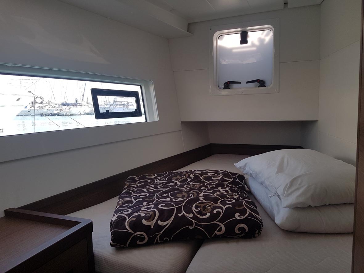 Lagoon 40 - 4 + 2 cab — photo 9