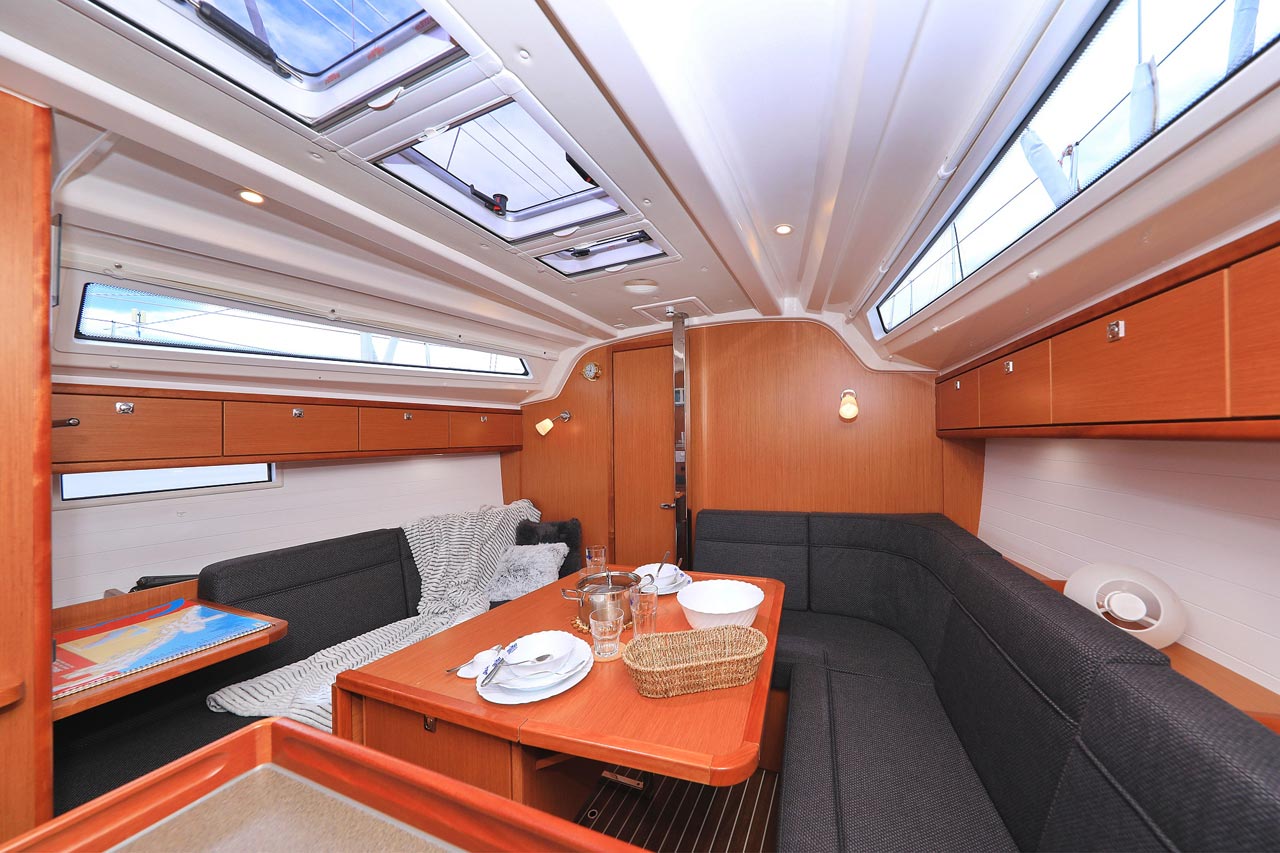 Bavaria Cruiser 37 - 3 cab. — photo 12