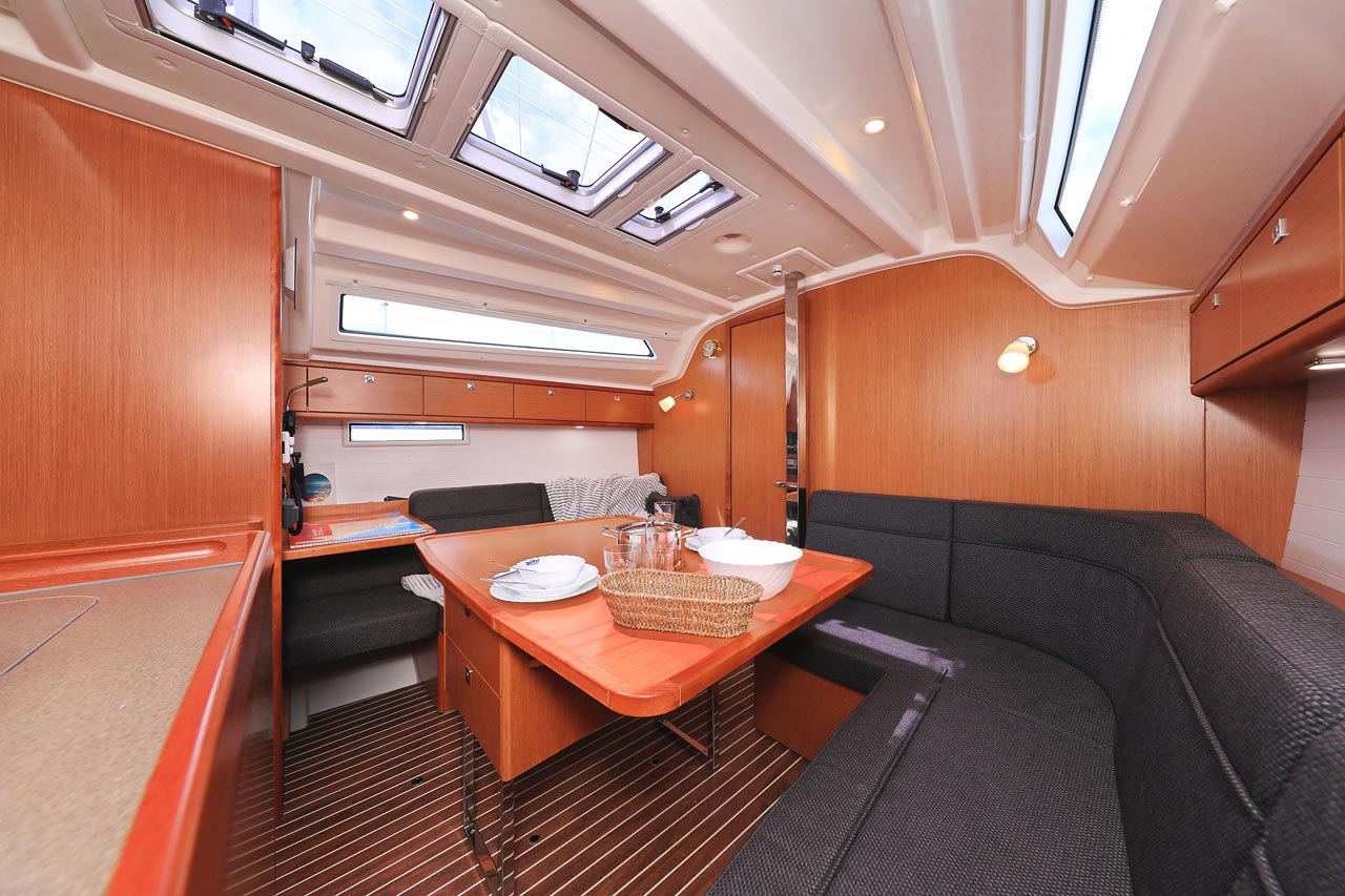Bavaria Cruiser 37 - 3 cab. — photo 13