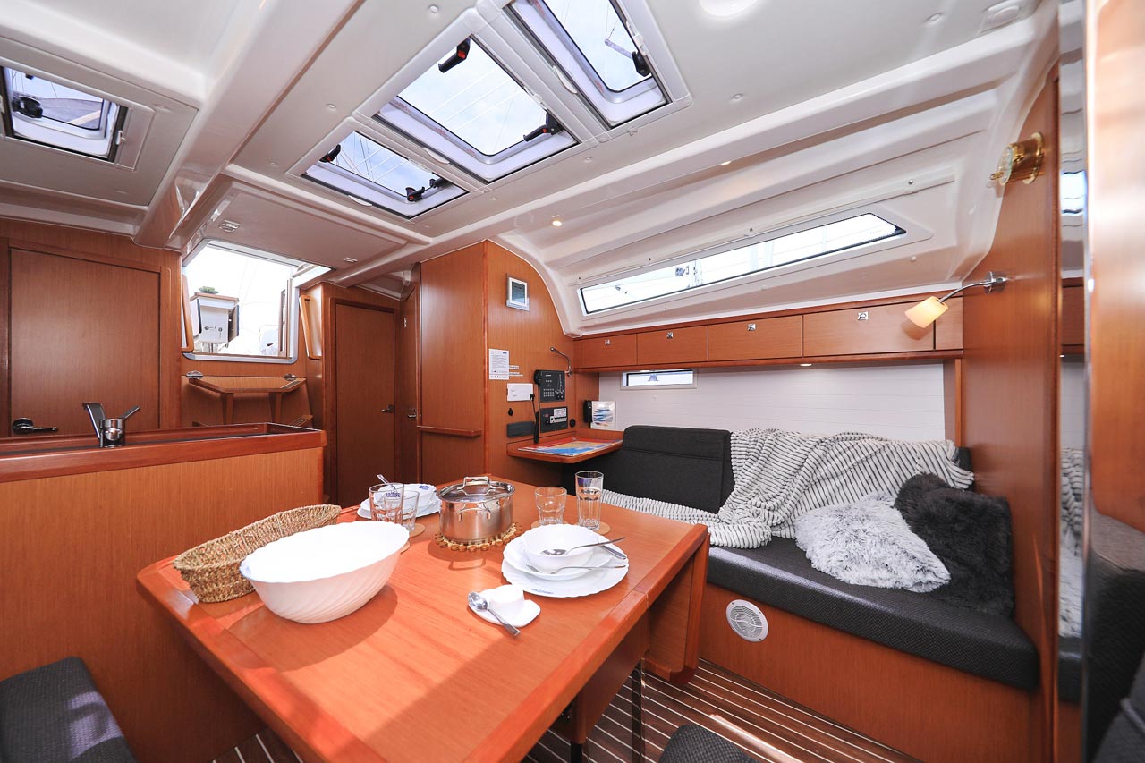 Bavaria Cruiser 37 - 3 cab. — photo 14