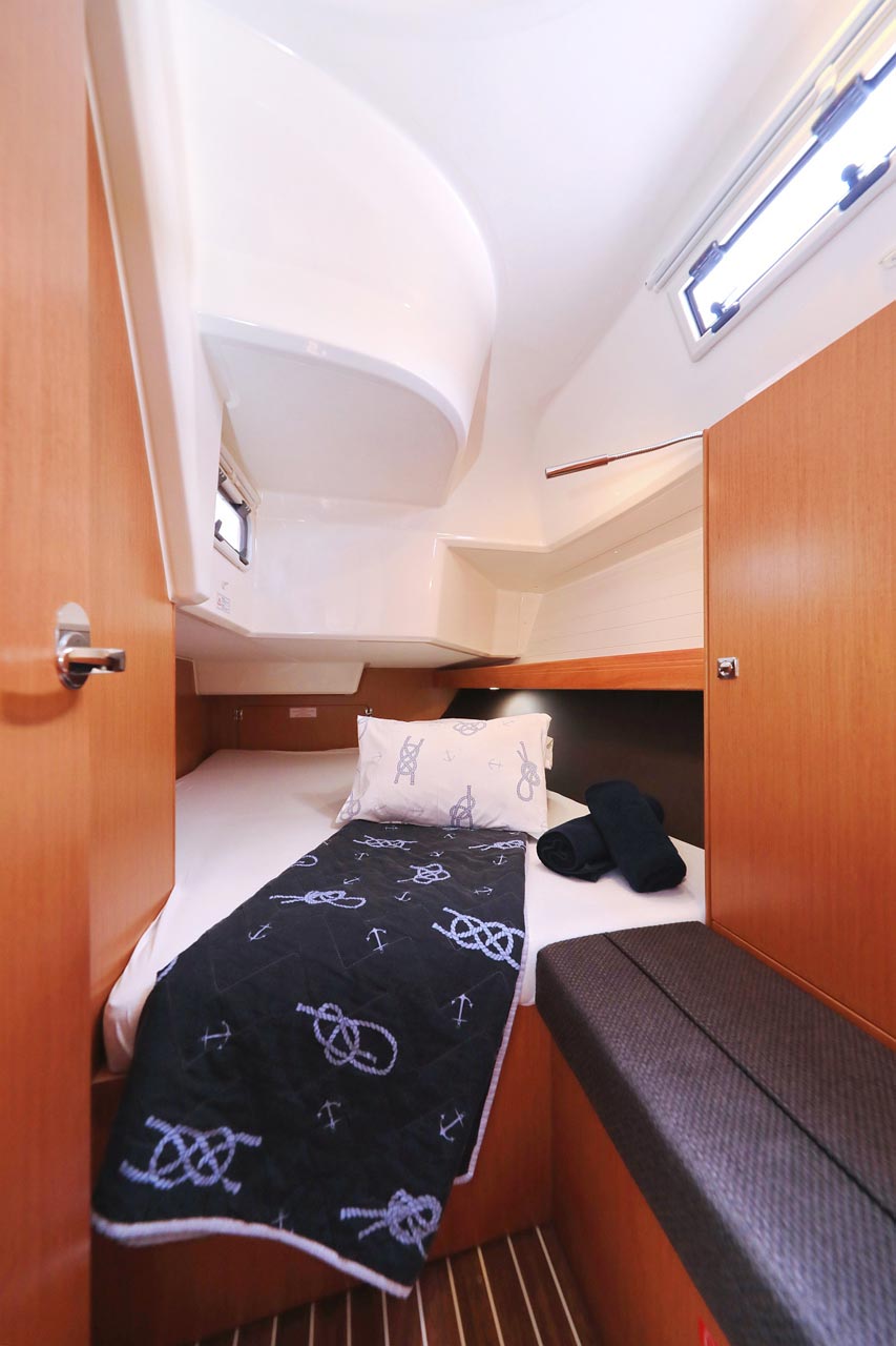 Bavaria Cruiser 37 - 3 cab. — photo 24