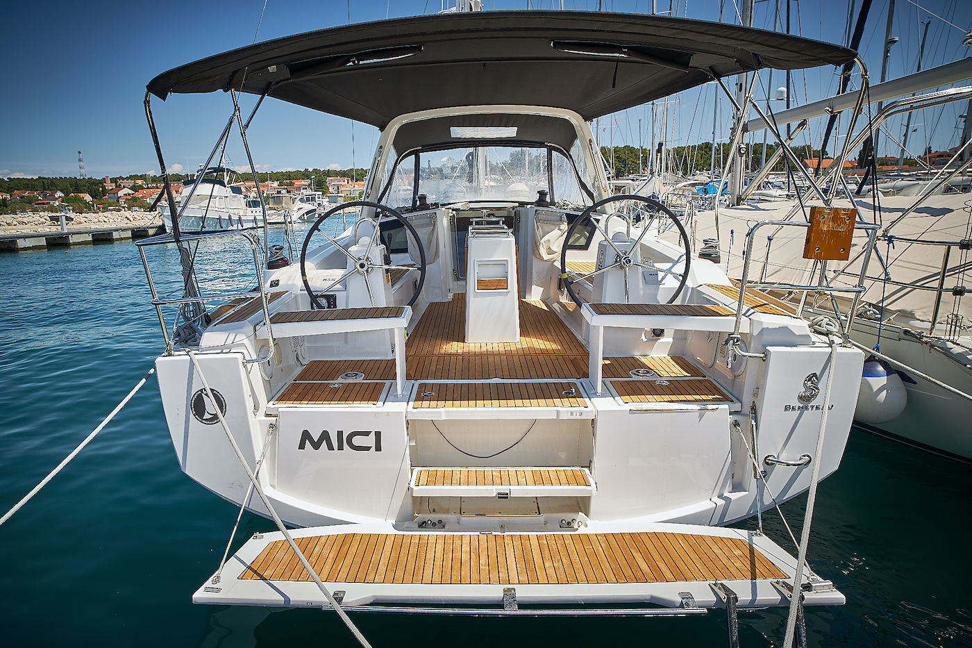 Oceanis 38.1 — photo 1
