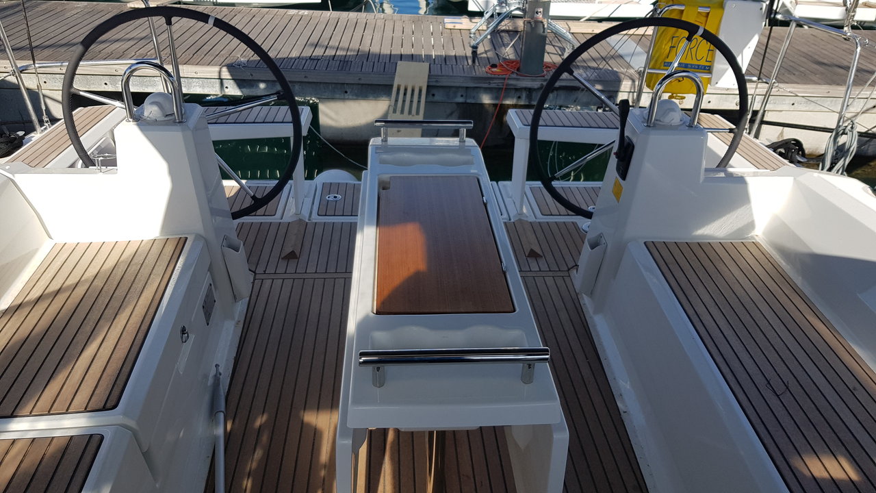 Oceanis 38.1 — photo 3