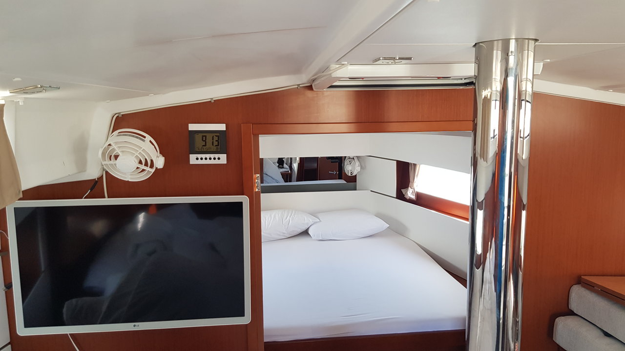 Oceanis 38.1 — photo 17