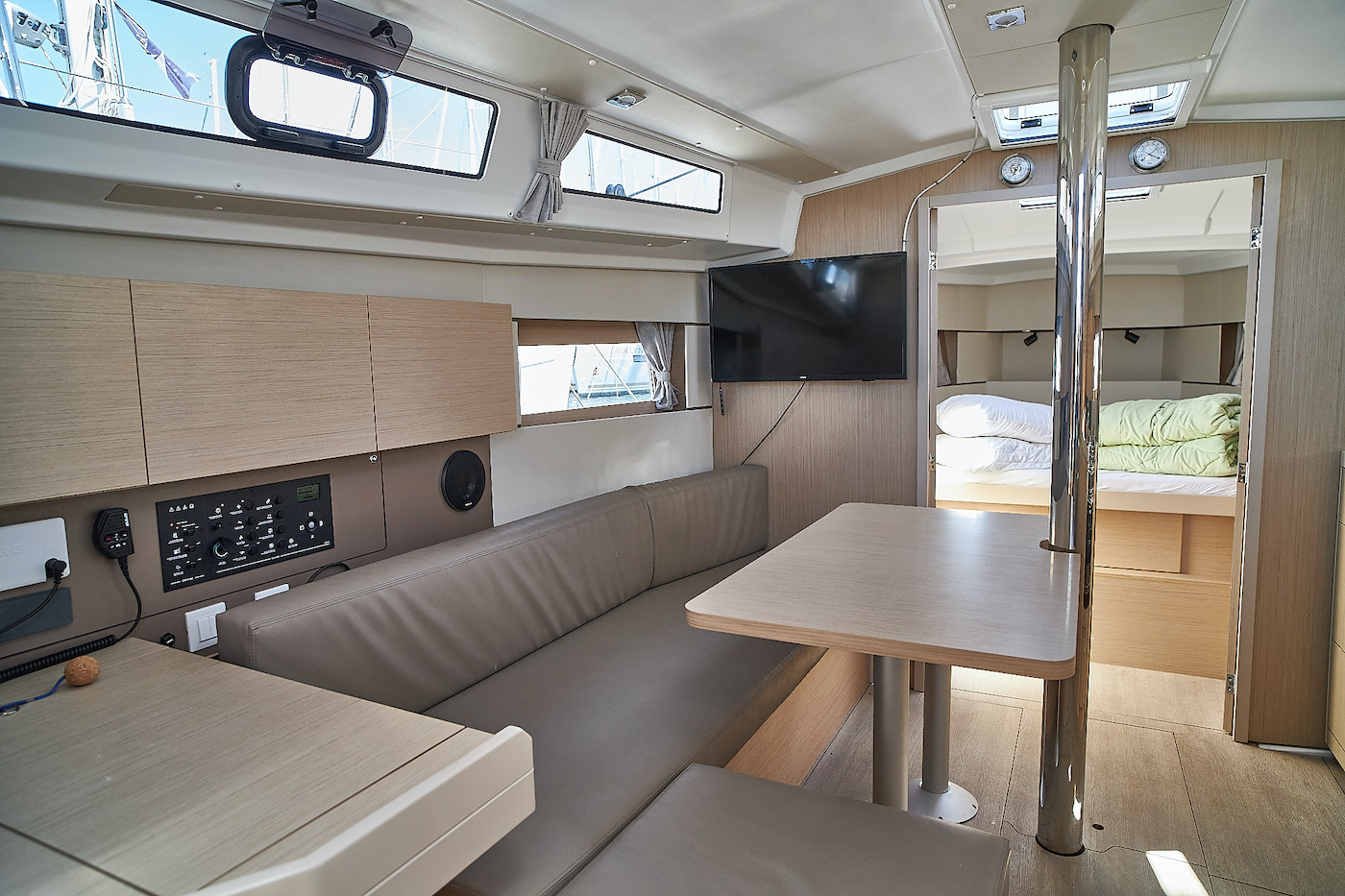 Oceanis 38.1 — photo 7