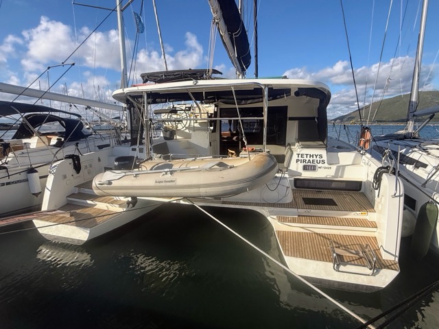 Lagoon 42 - 4 + 2 cab. — photo 1