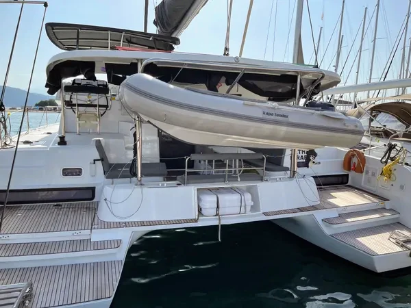 Lagoon 42 - 4 + 2 cab. — photo 3