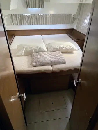 Lagoon 42 - 4 + 2 cab. — photo 14