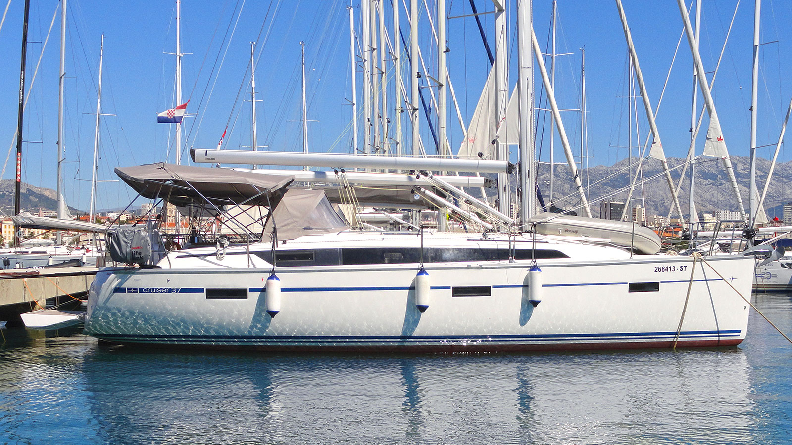 Bavaria Cruiser 37 - 3 cab. — photo 10