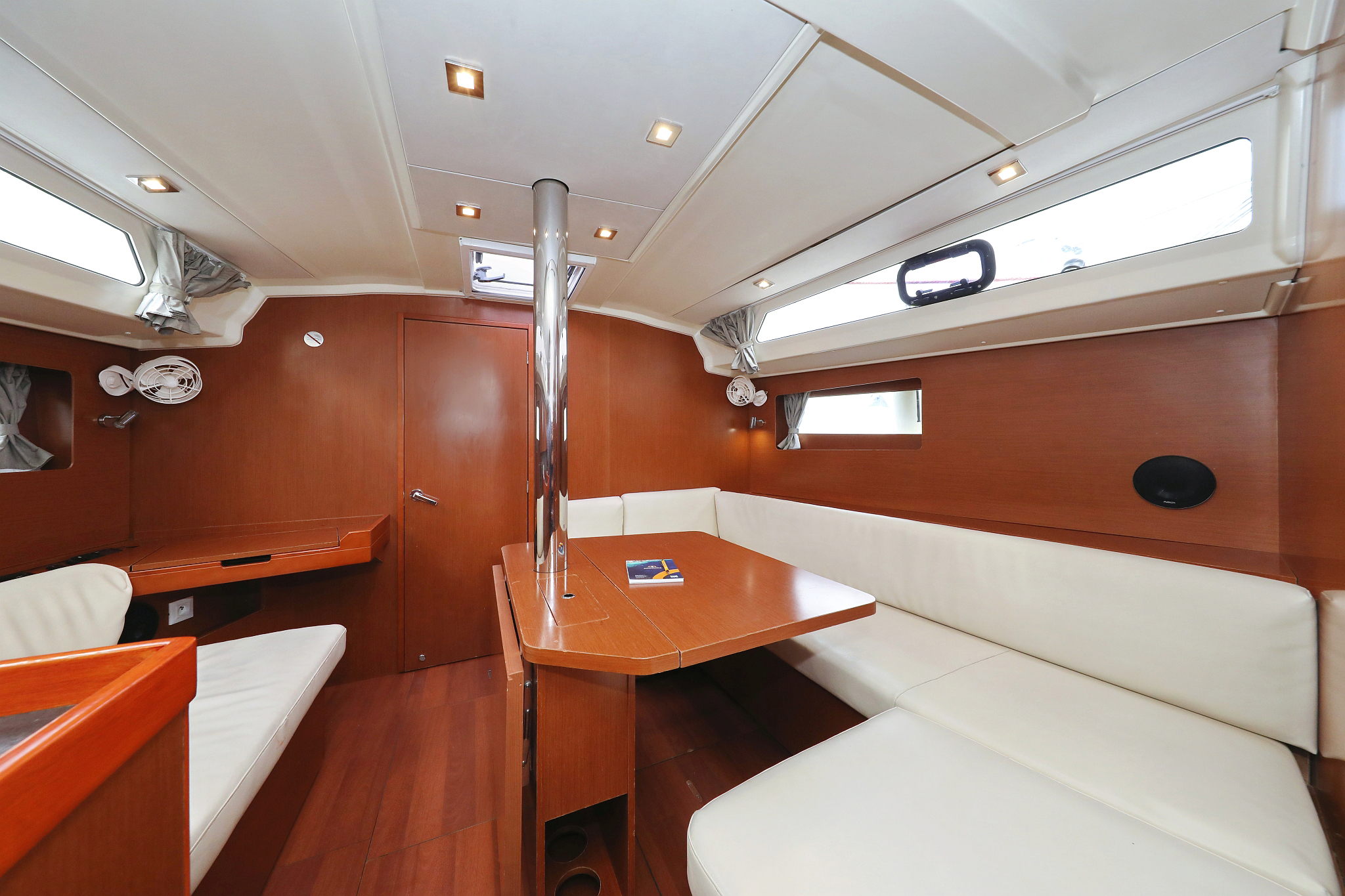 Oceanis 41.1 — photo 15