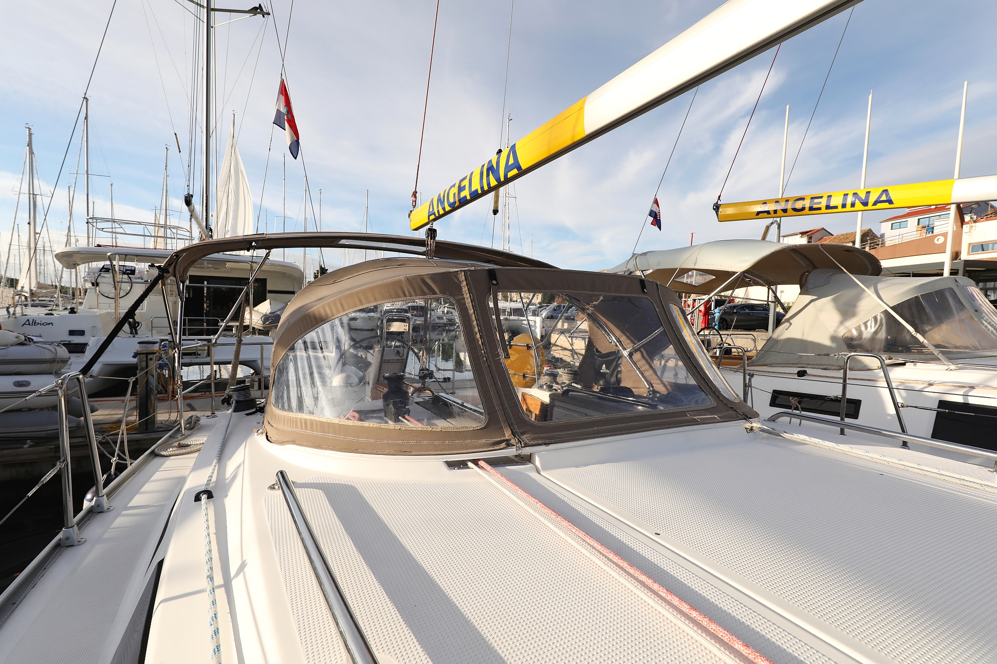 Bavaria Cruiser 33 — photo 11
