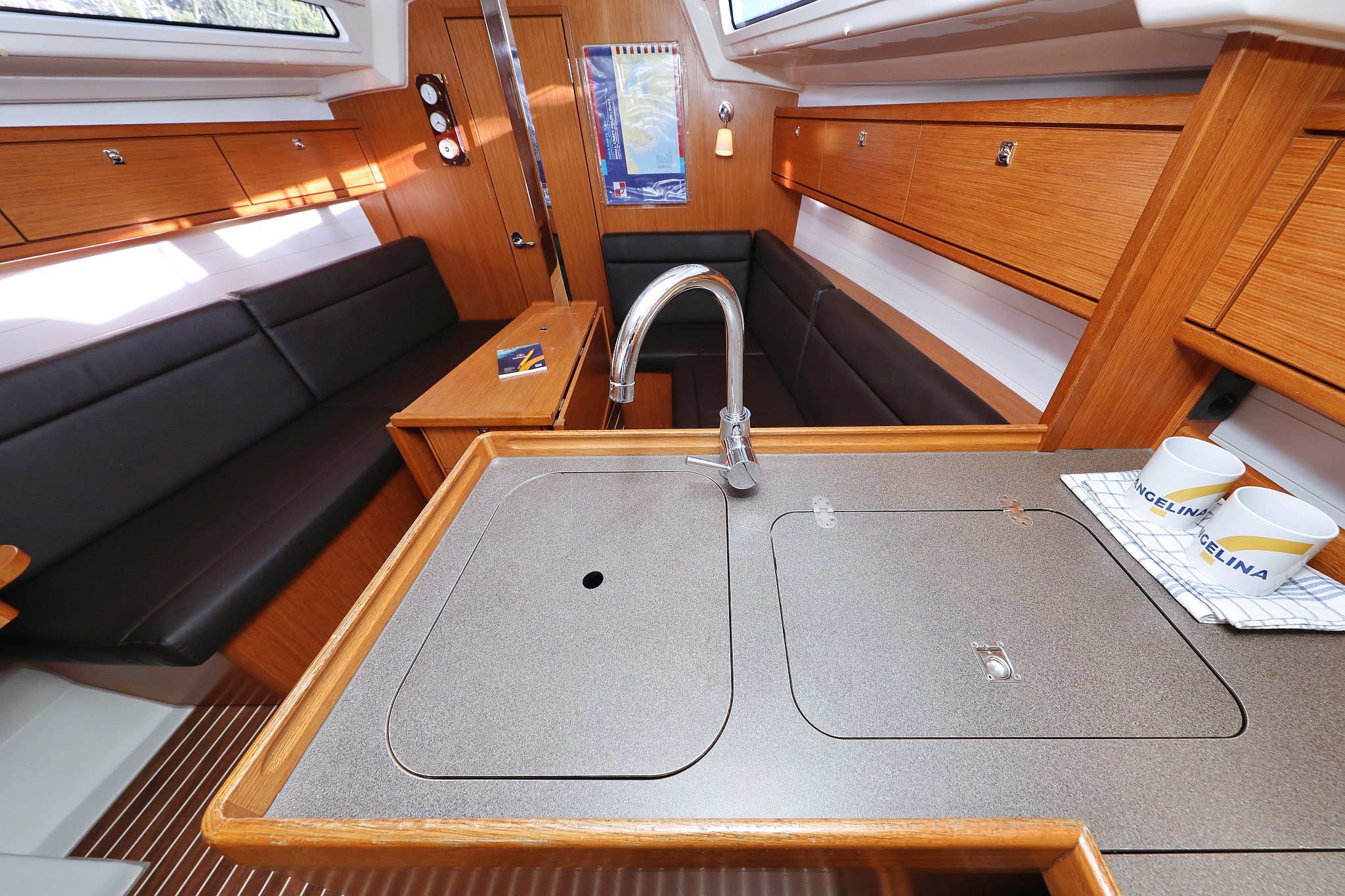 Bavaria Cruiser 33 — photo 13