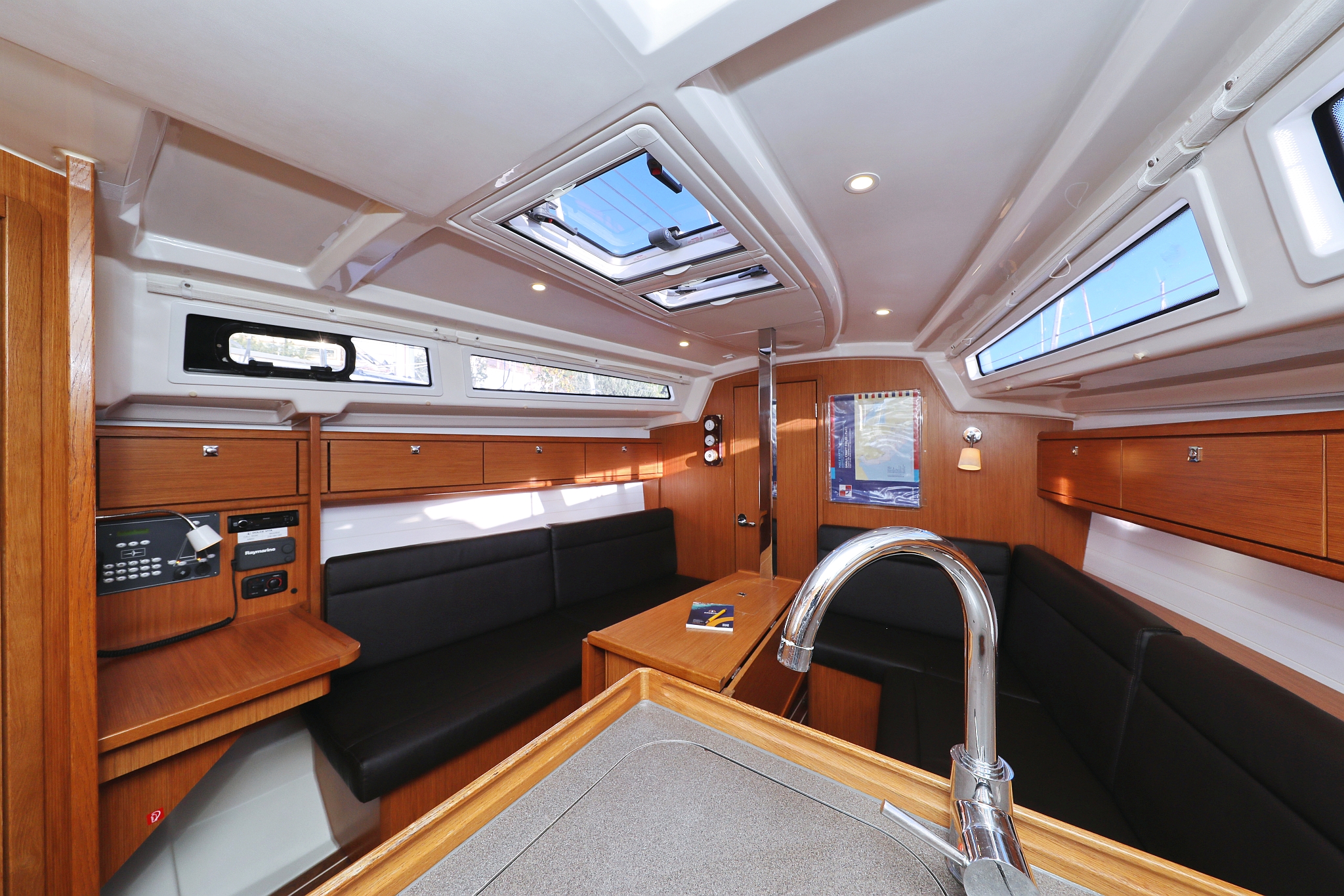 Bavaria Cruiser 33 — photo 14
