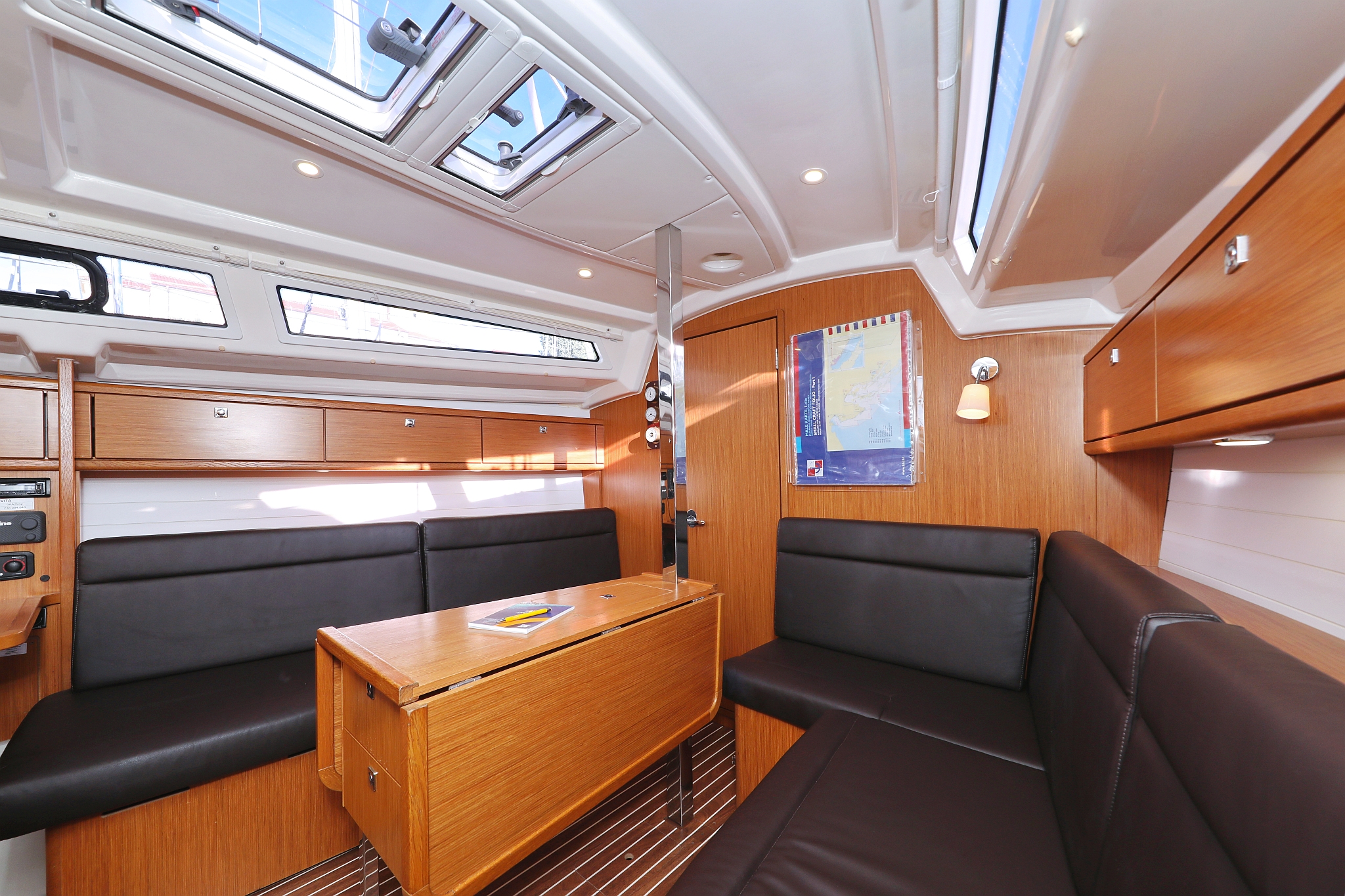 Bavaria Cruiser 33 — photo 16