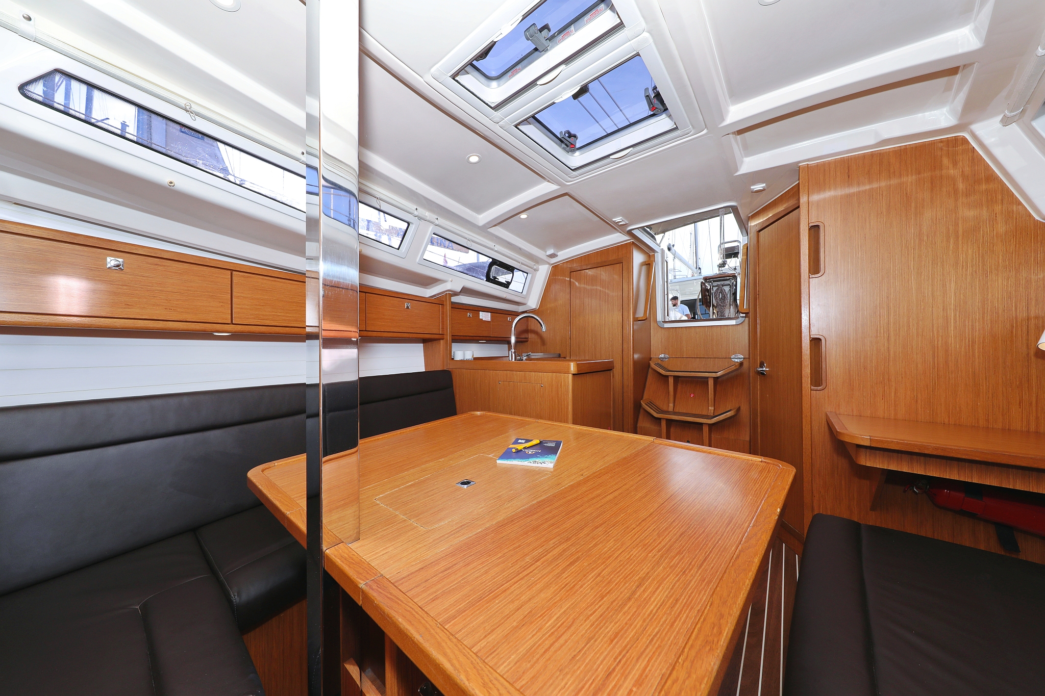 Bavaria Cruiser 33 — photo 19