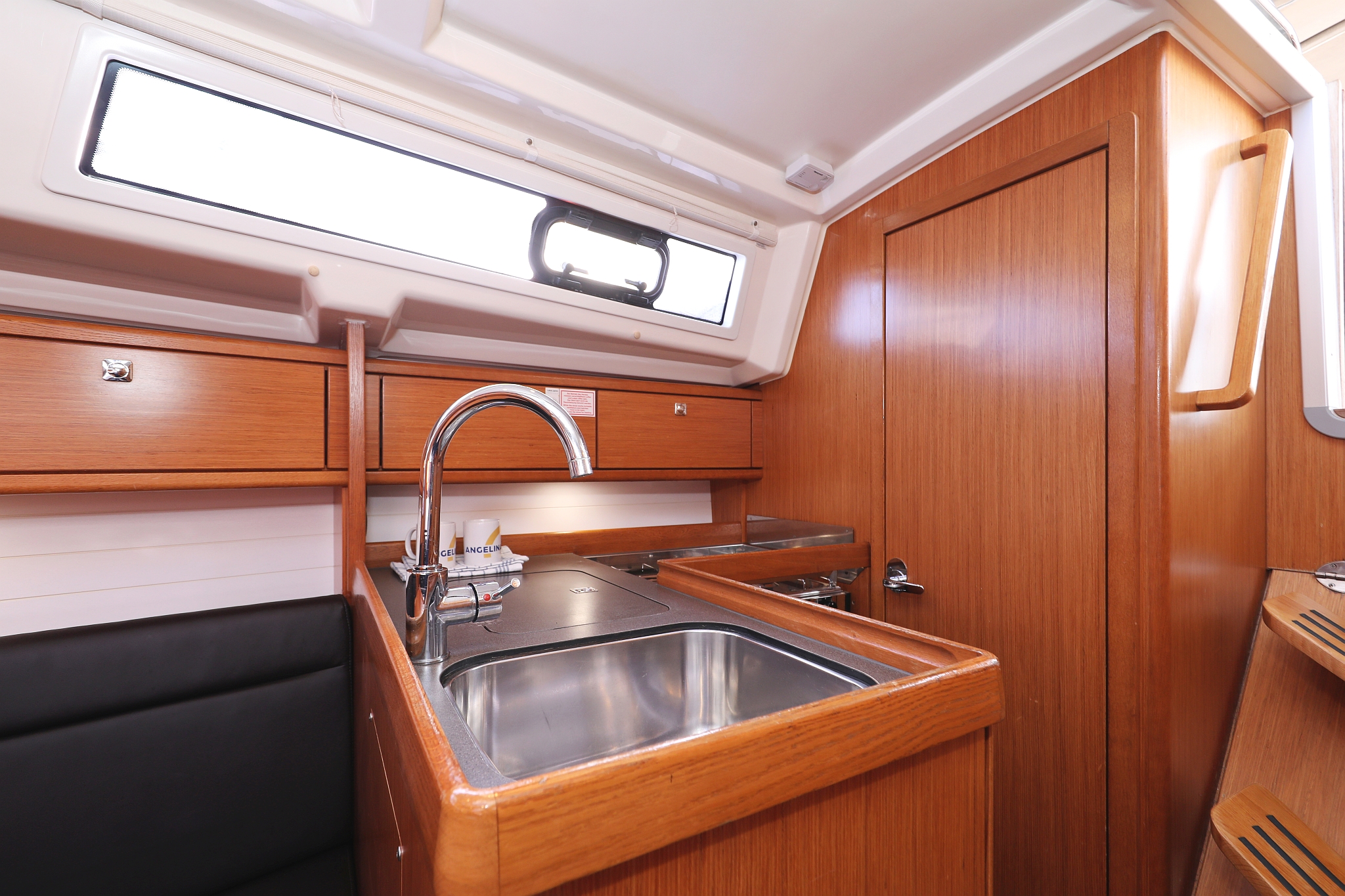 Bavaria Cruiser 33 — photo 20