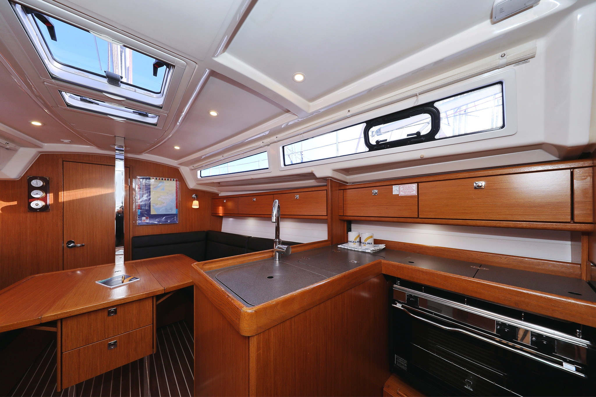 Bavaria Cruiser 33 — photo 21