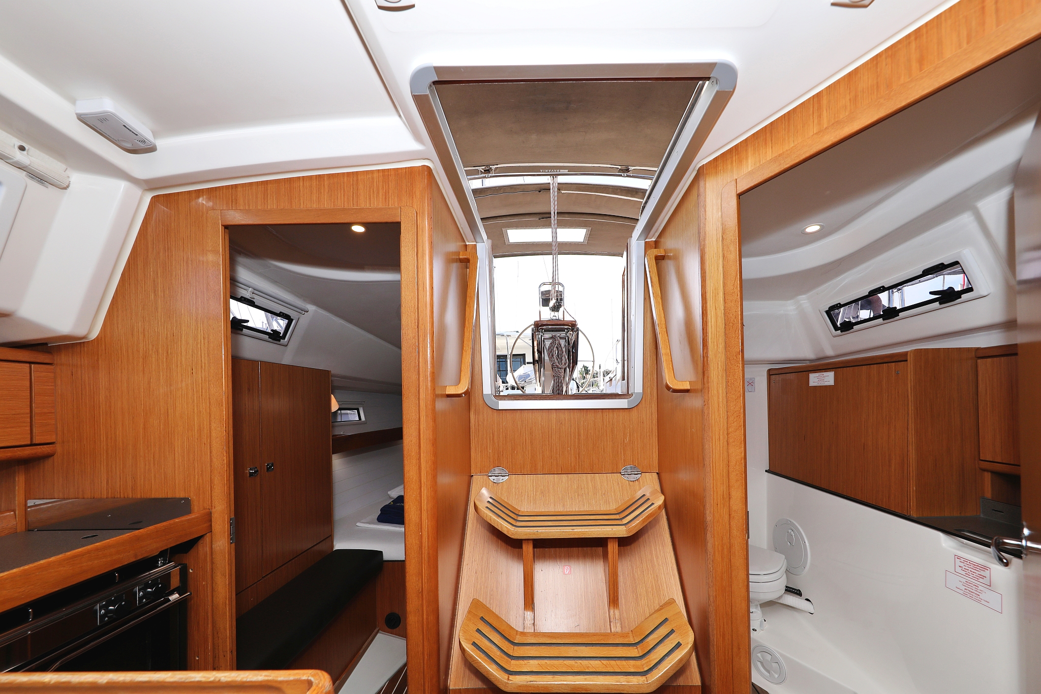 Bavaria Cruiser 33 — photo 22