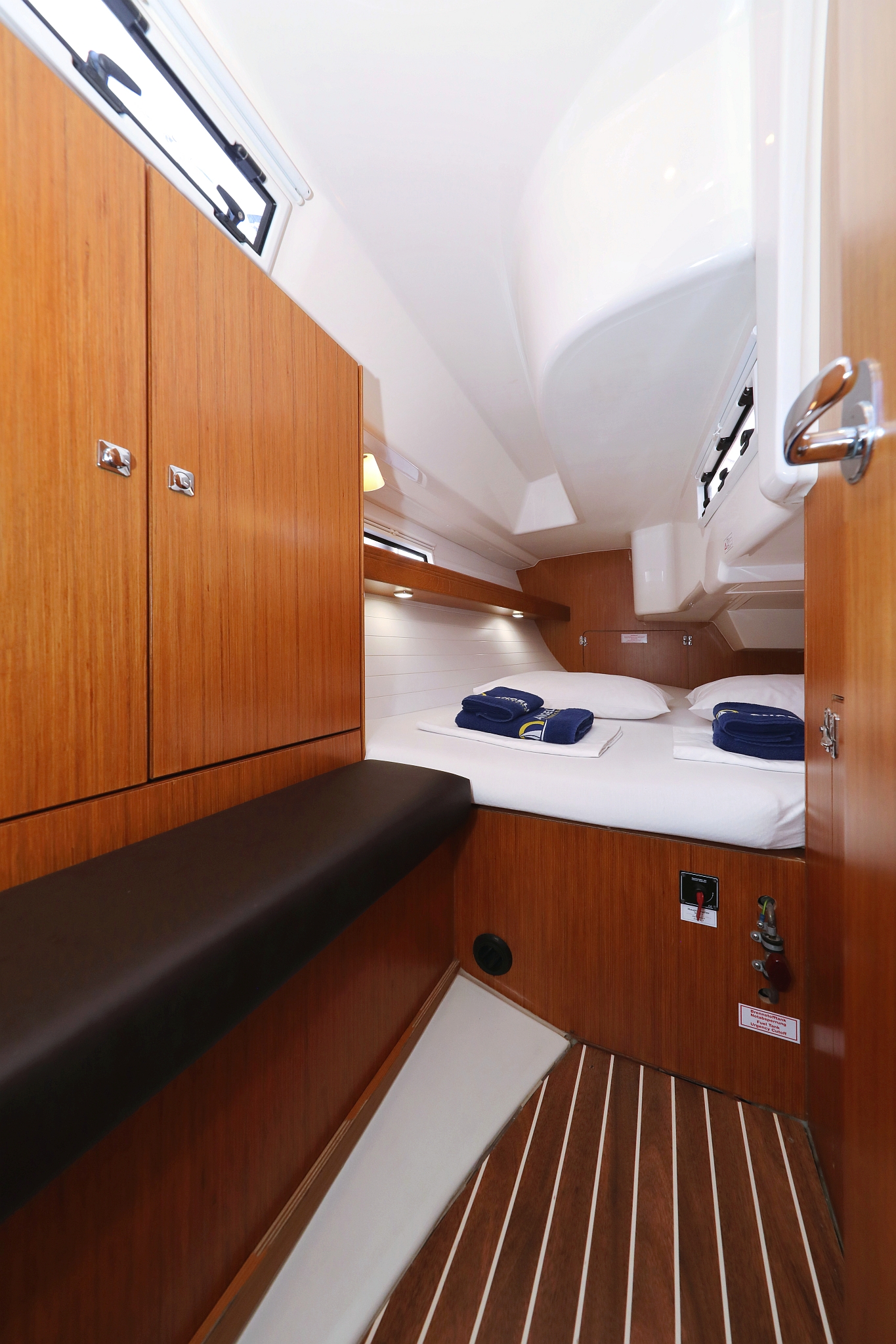 Bavaria Cruiser 33 — photo 23