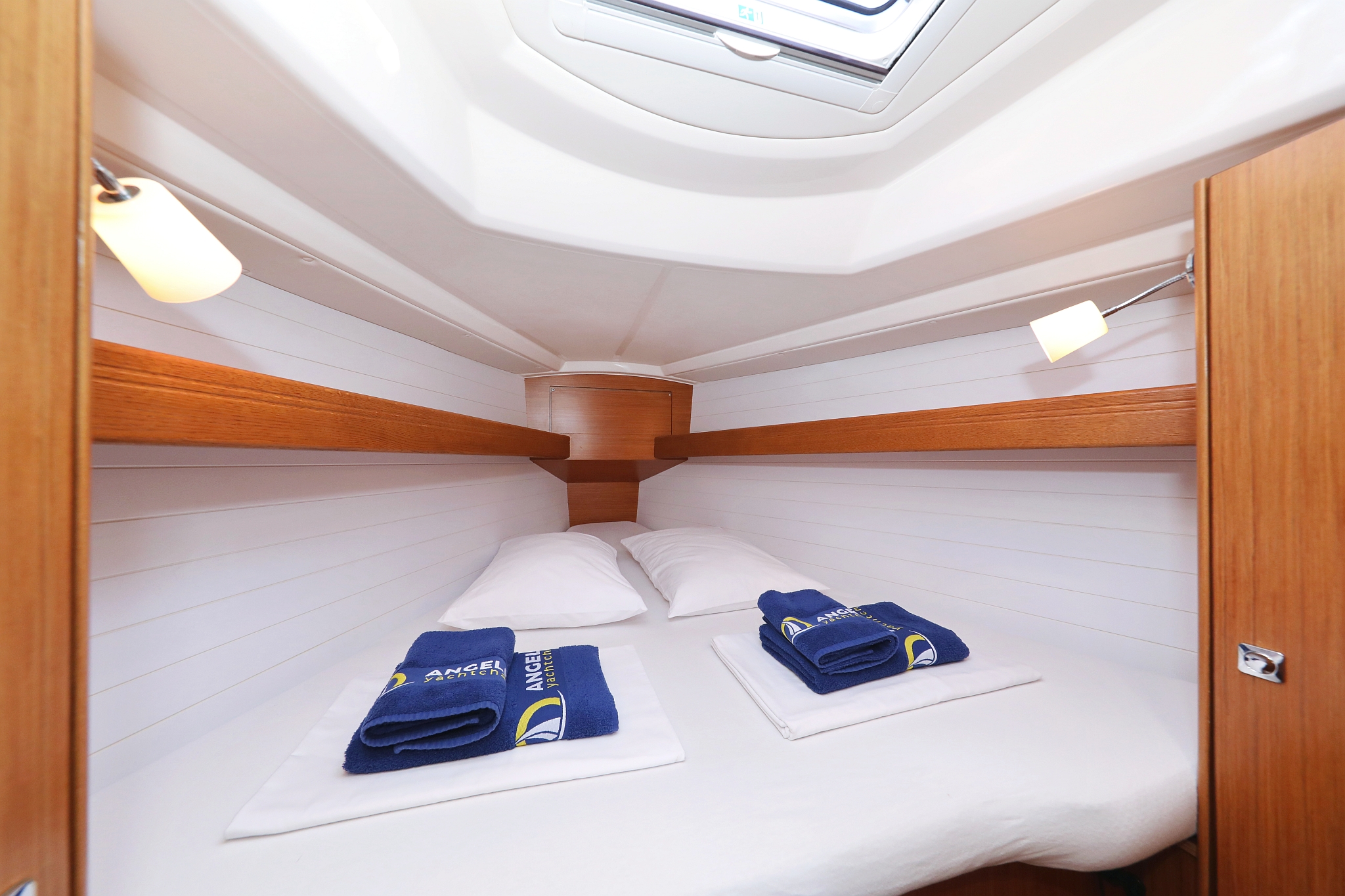 Bavaria Cruiser 33 — photo 28