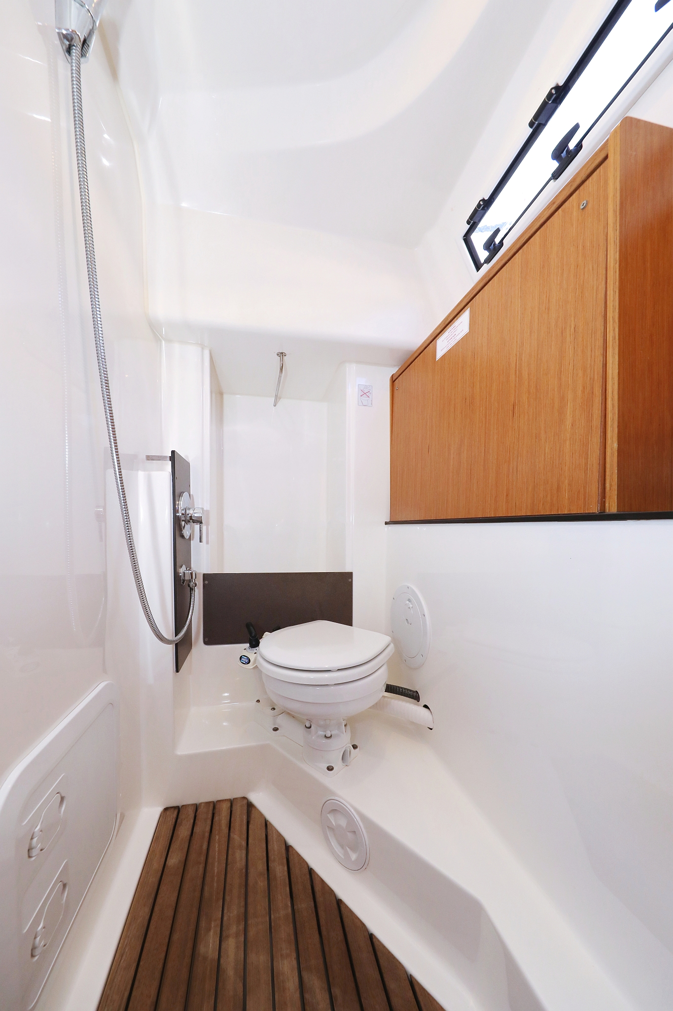 Bavaria Cruiser 33 — photo 31