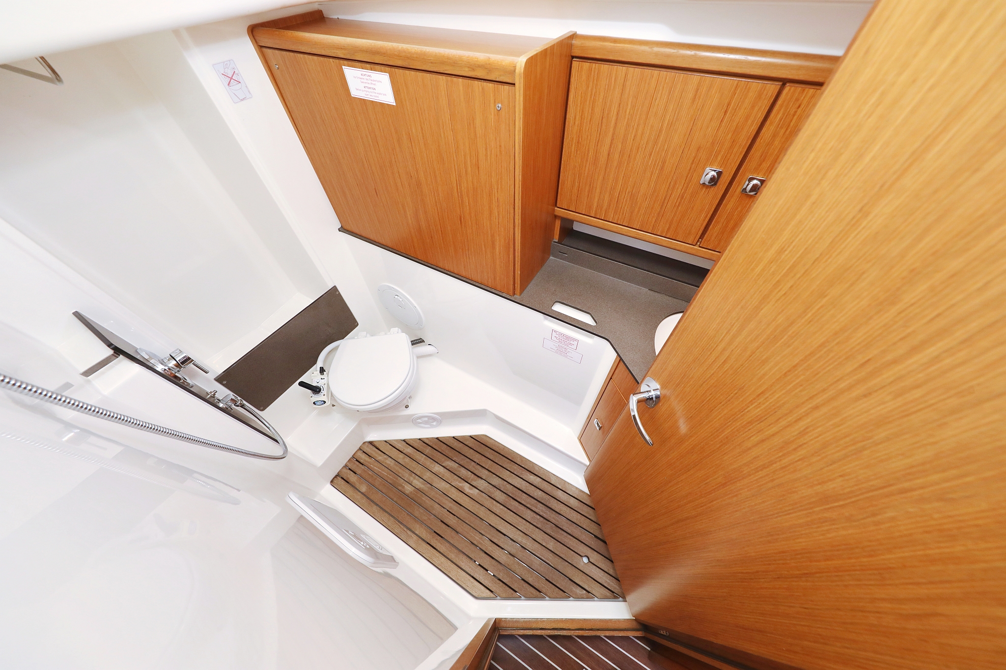 Bavaria Cruiser 33 — photo 32