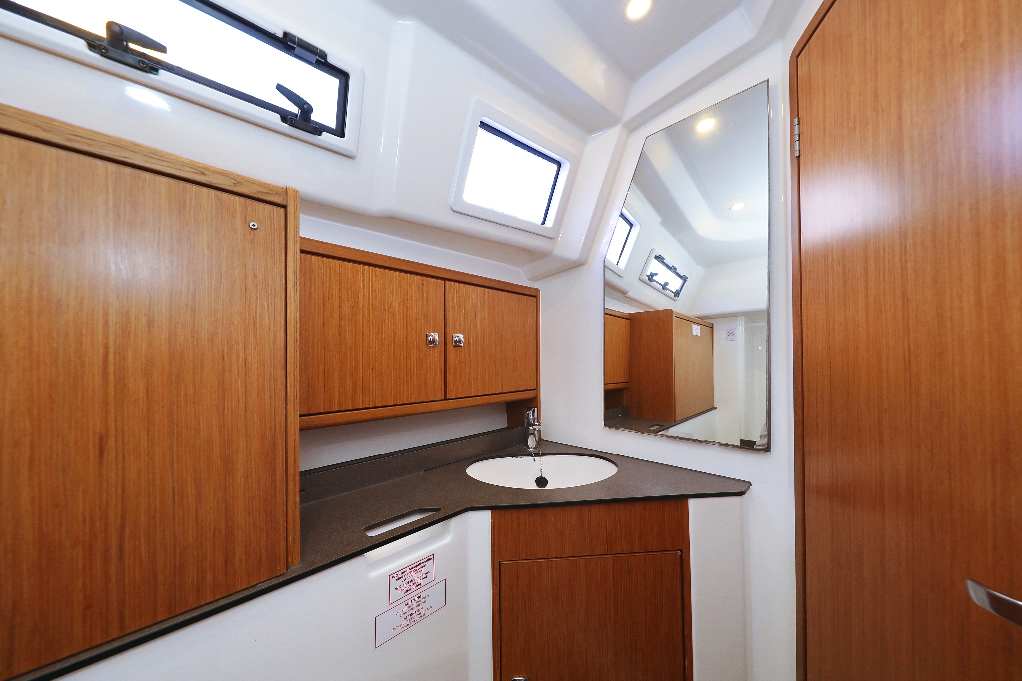 Bavaria Cruiser 33 — photo 34