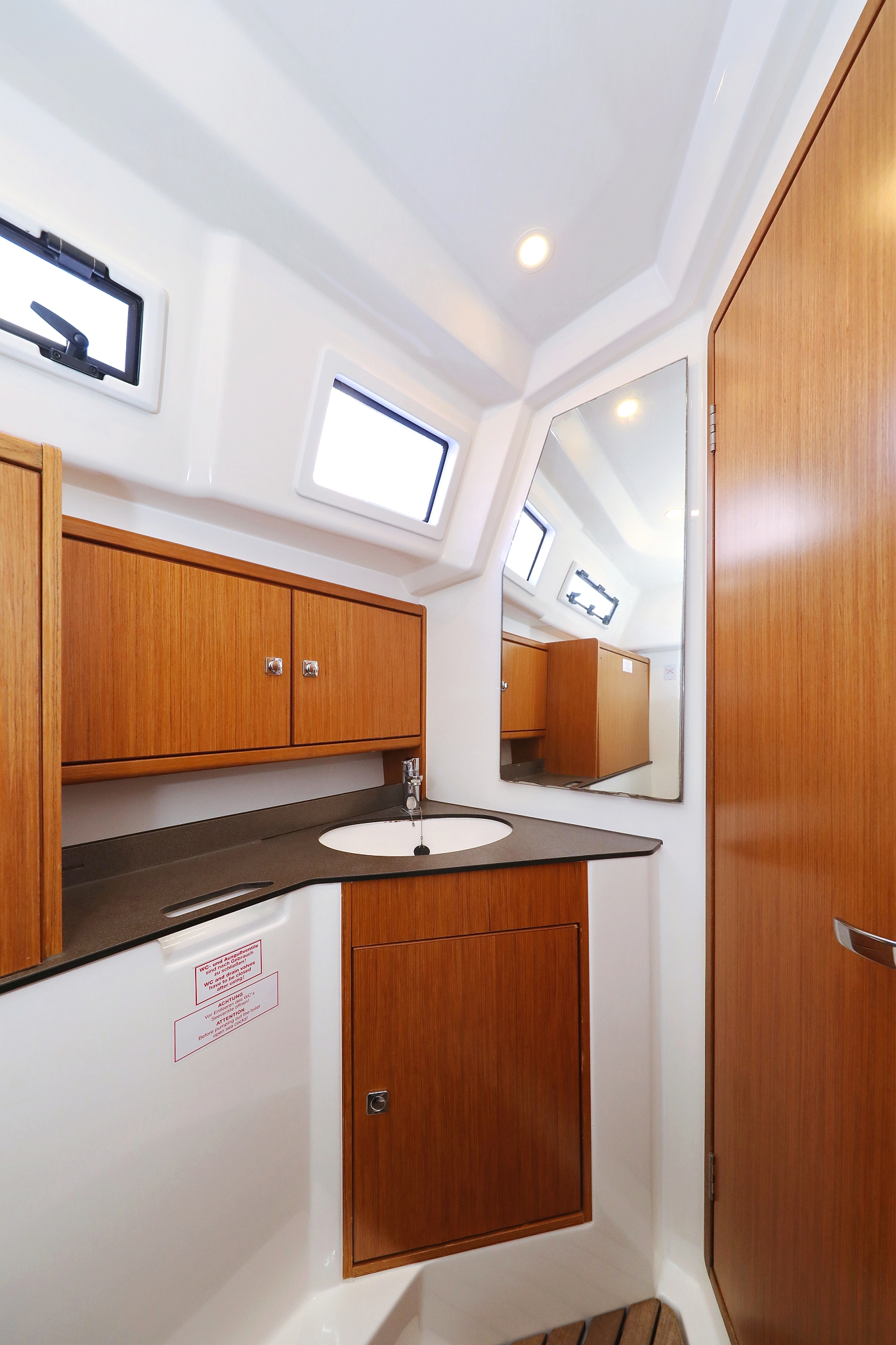 Bavaria Cruiser 33 — photo 35