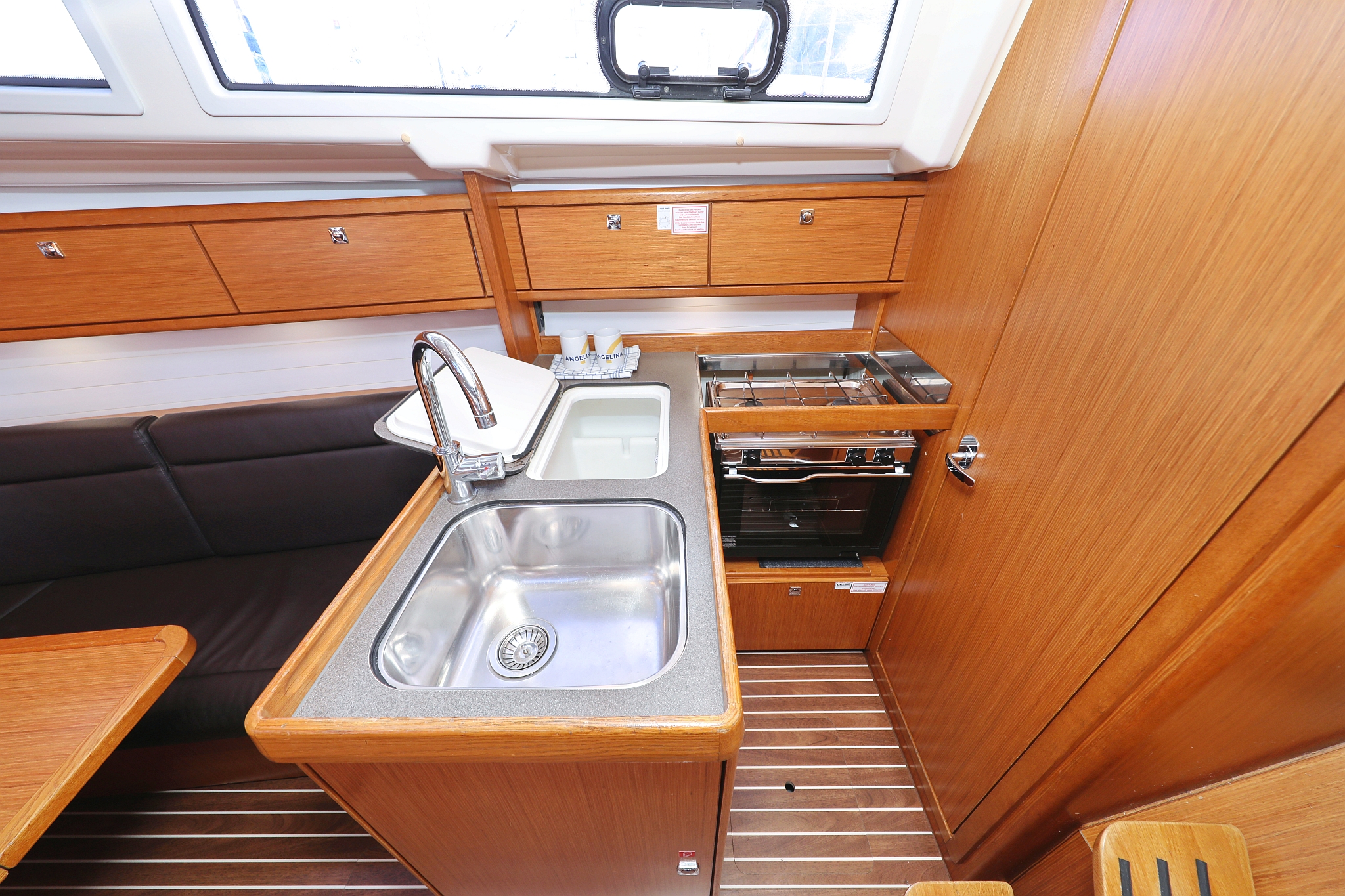 Bavaria Cruiser 33 — photo 37