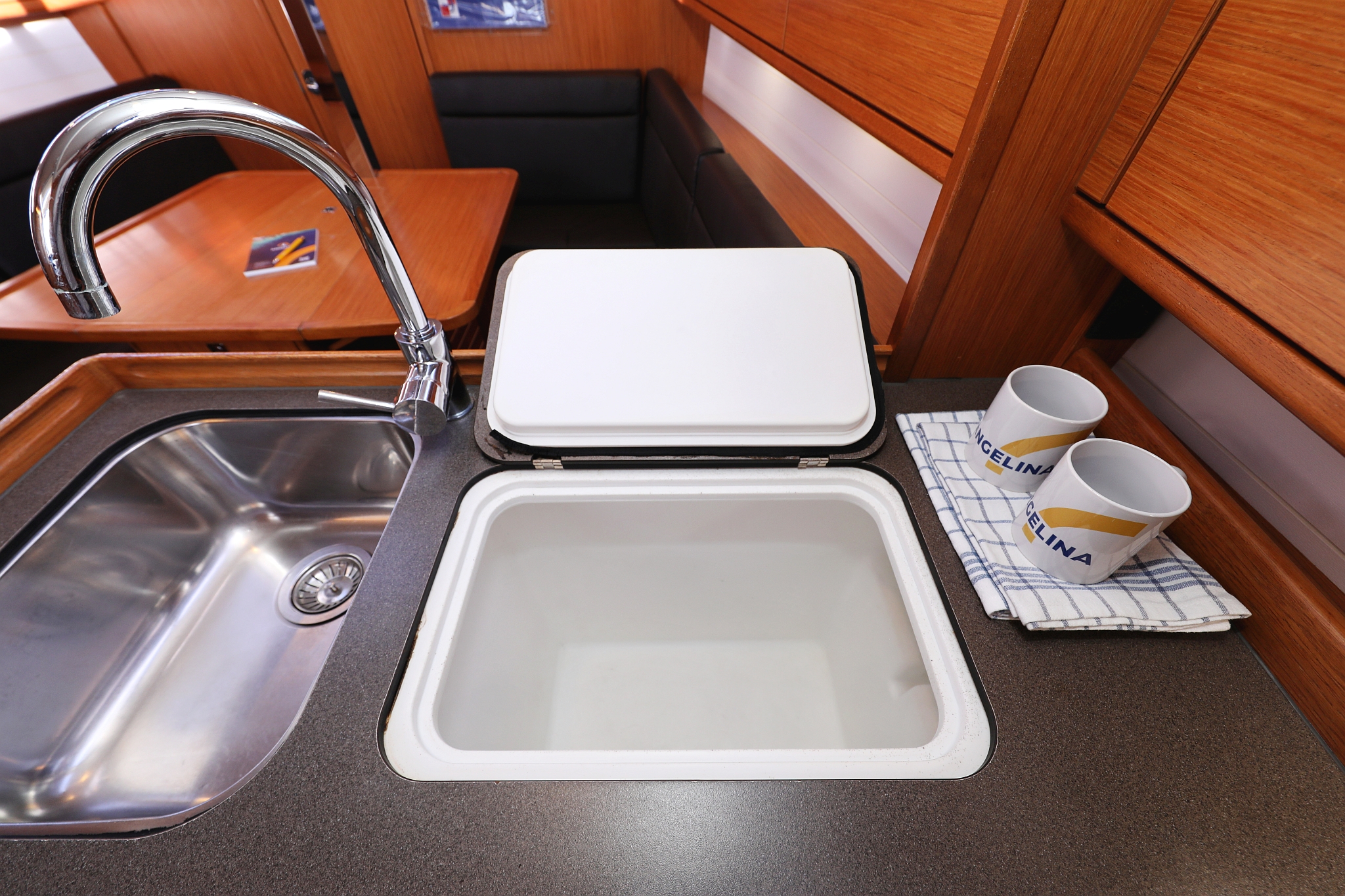 Bavaria Cruiser 33 — photo 38