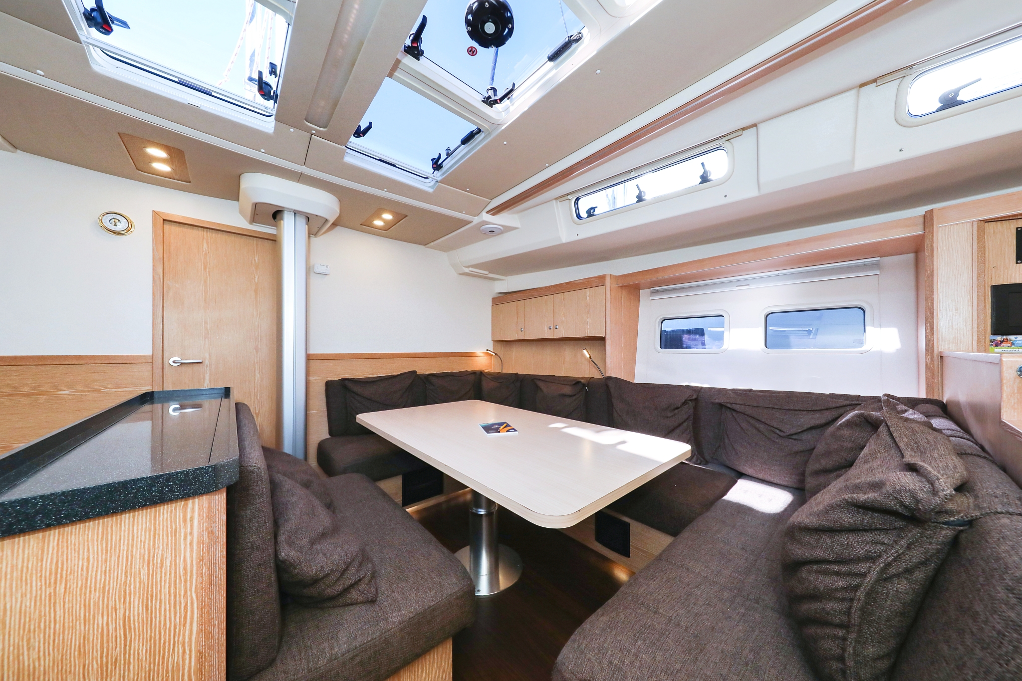 Hanse 575 - 3 + 1 cab. — photo 16
