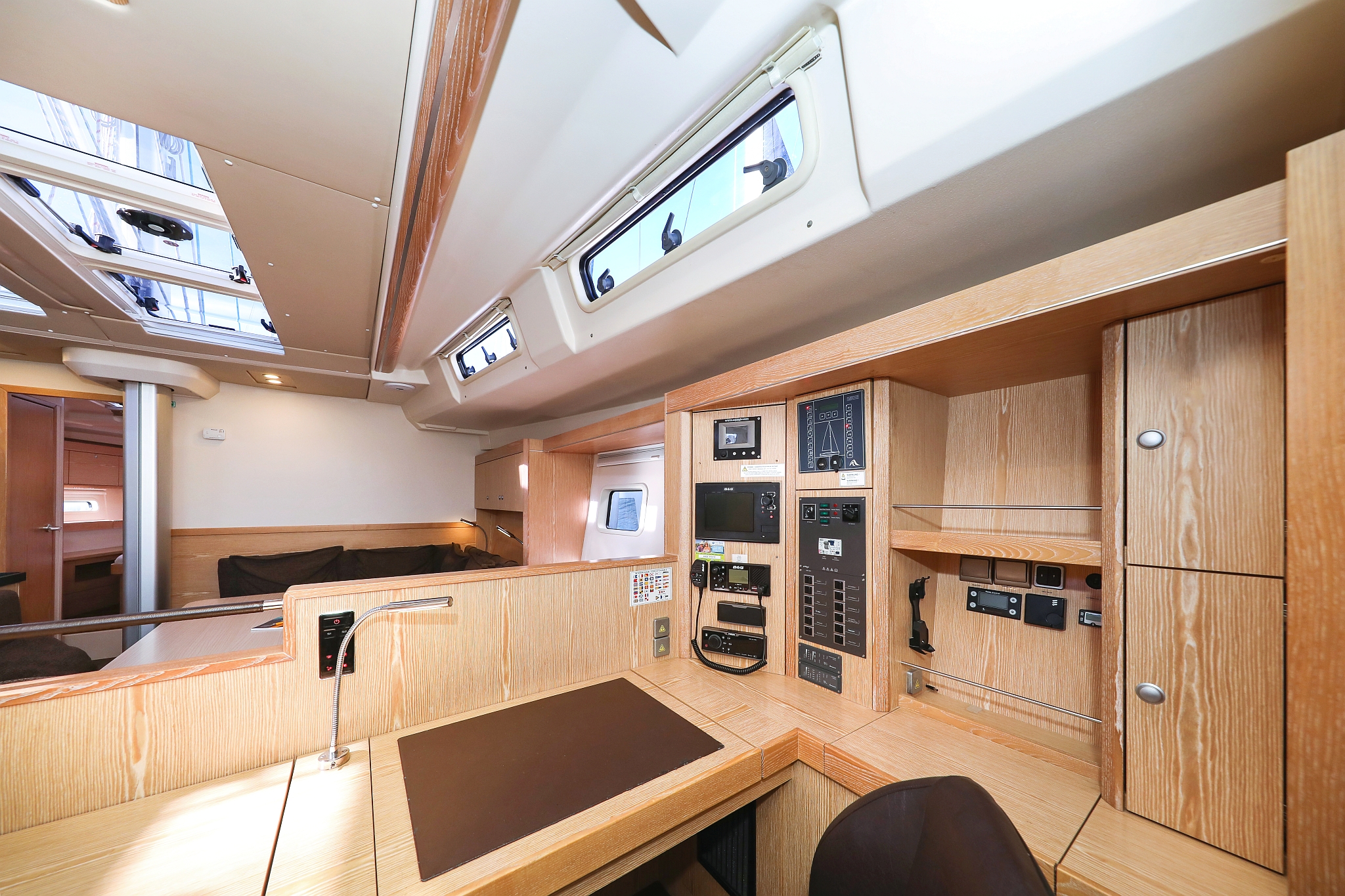 Hanse 575 - 3 + 1 cab. — photo 22