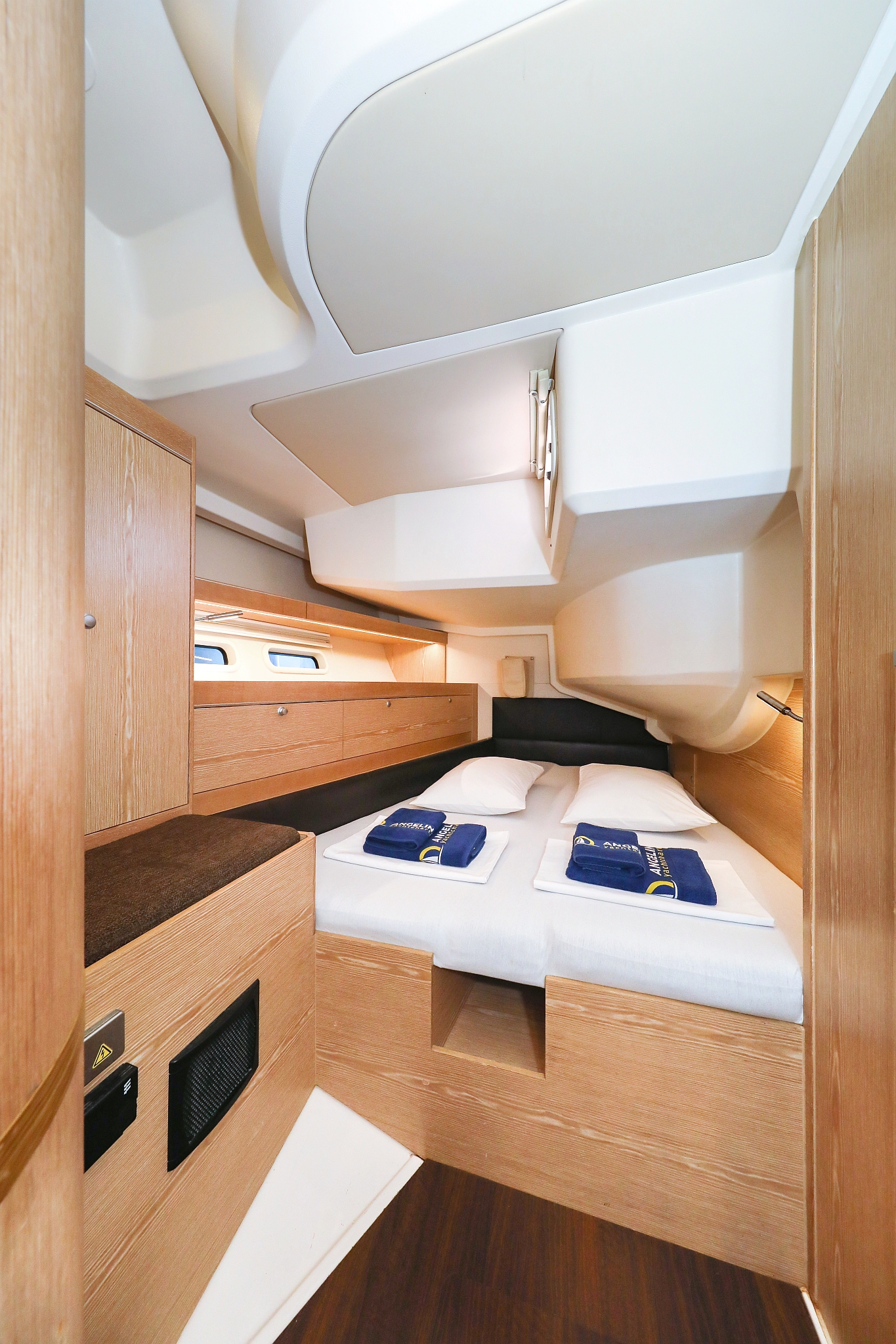 Hanse 575 - 3 + 1 cab. — photo 24