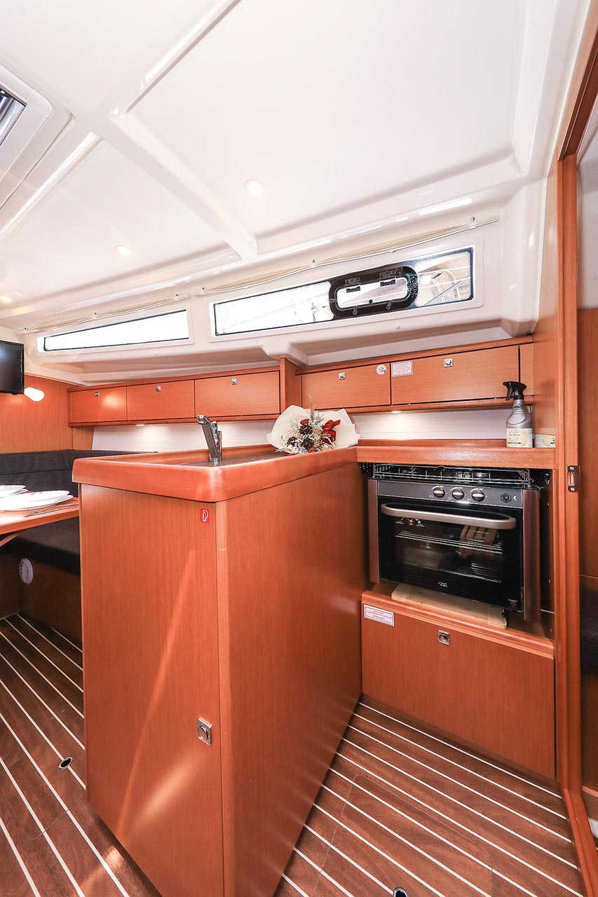 Bavaria Cruiser 34 — photo 16