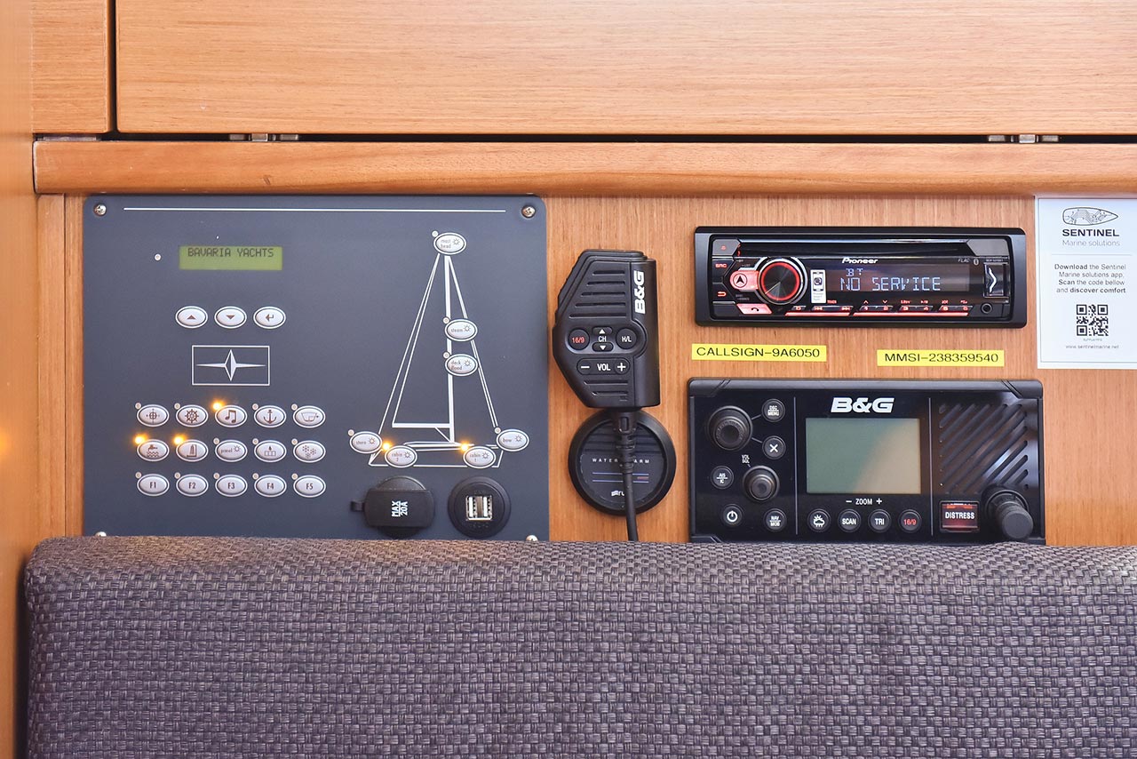 Bavaria Cruiser 34 — photo 19