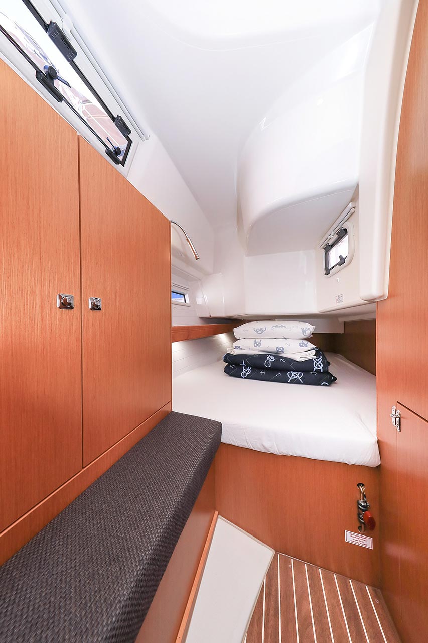 Bavaria Cruiser 34 — photo 20