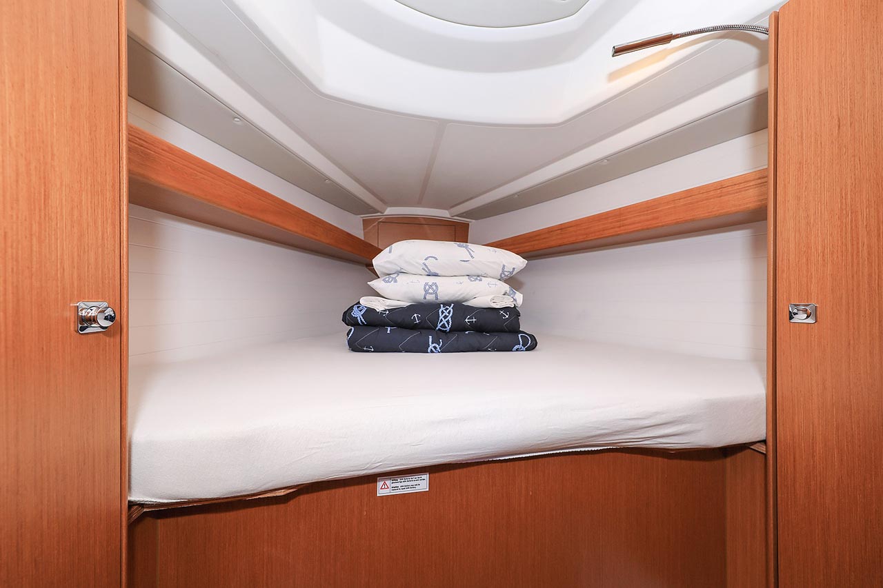 Bavaria Cruiser 34 — photo 24