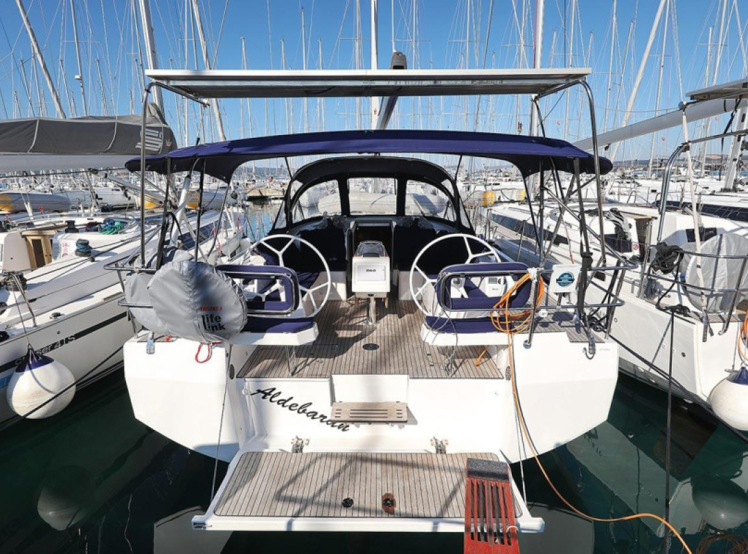 Photo #1 - Bavaria C42 (First Light) en Marina Kornati - 30070